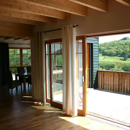 Haus Leenja アパート